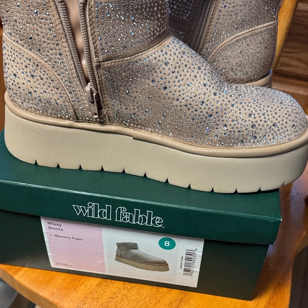 Wild Fable NWB 8 tan rhinestone Sparkle 2” sherpa lined Platform ankle Boots - Picture 5 of 7